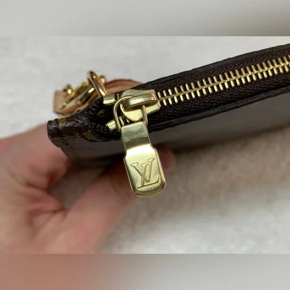 Louis Vuitton Monogram Neverfull Pochette Bag - Picture 5 of 16